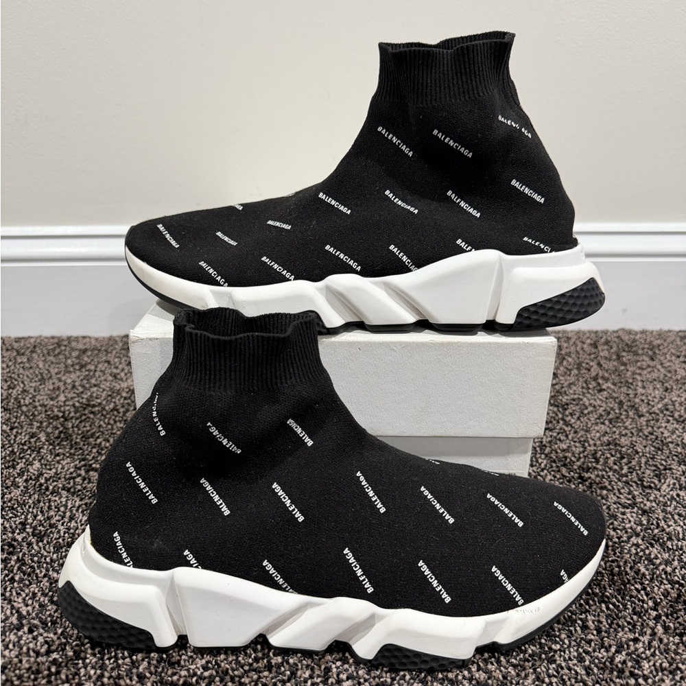 Balenciaga Monogram all Over Logo Speed Trainer Sneakers - Picture 10 of 10